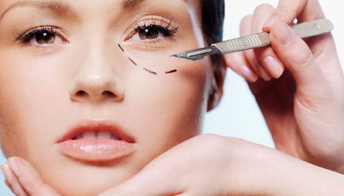 Starling Facts and Myths About Plastic Surgery