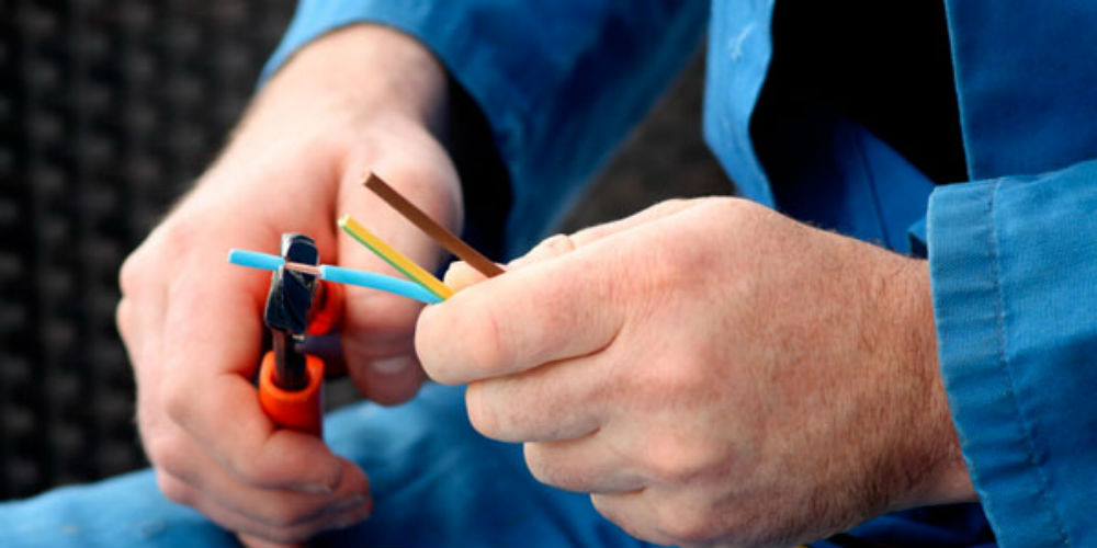 Hire Professional Electrical Contractors For providing More Security