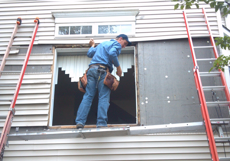 When You Need A Window or Mirror Replaced or Repaired, Don’t Try To Do It Yourself