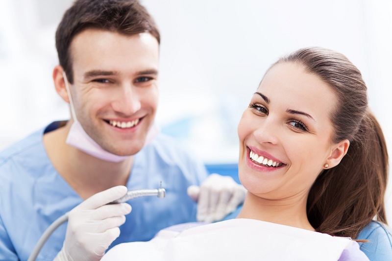 Top 6 Harmless Teeth Whitening Methods Every Dentist Recommends